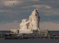 cleveland_harbor_west_pier_lighthouse.jpg